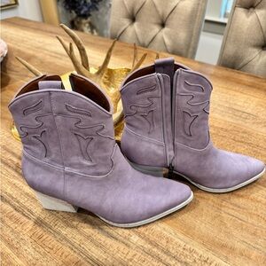 BEAST Lavender Western Ankle Boots Size 7.5